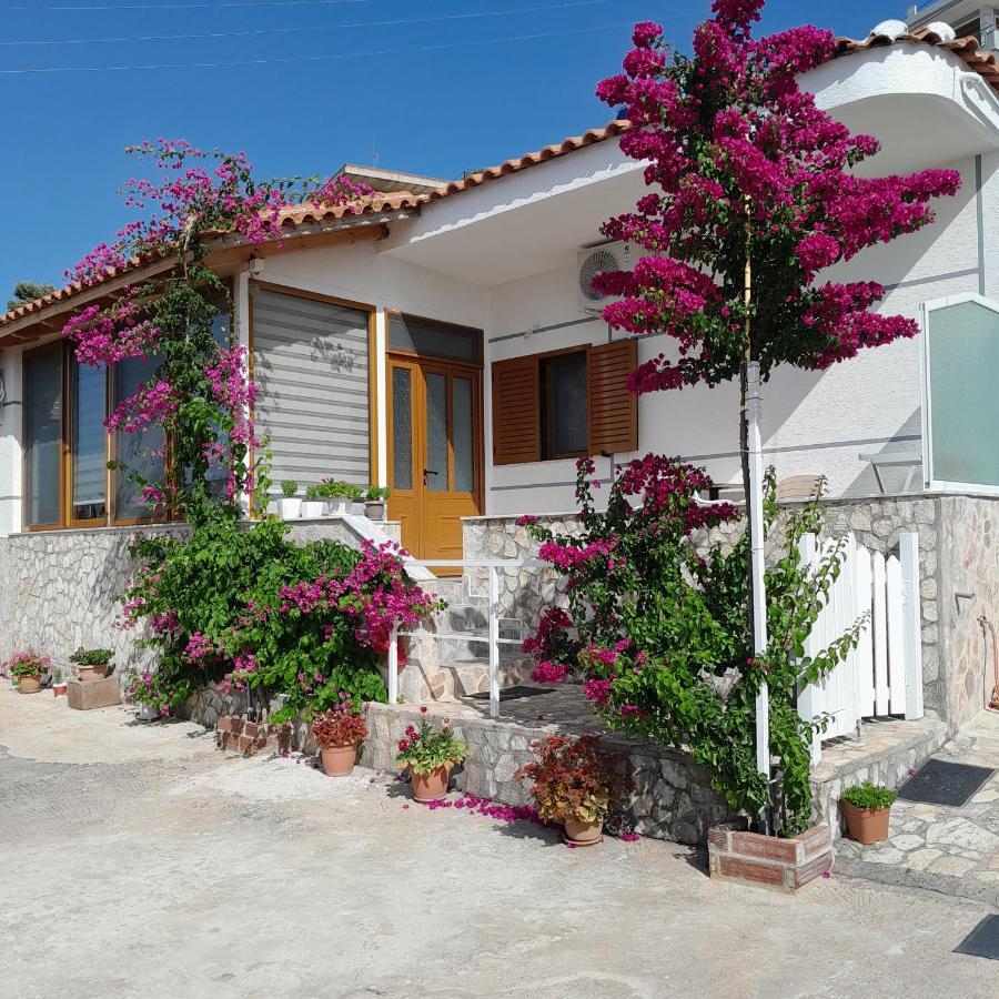 Luxury Dennis Home Sarandë Eksteriør bilde