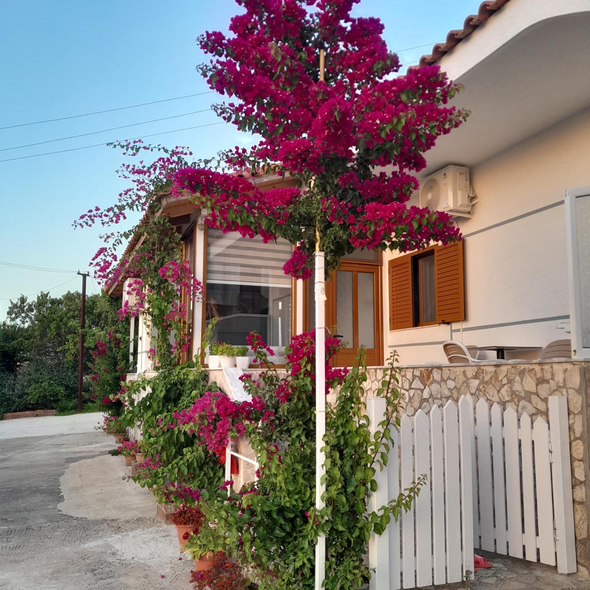 Luxury Dennis Home Sarandë Eksteriør bilde